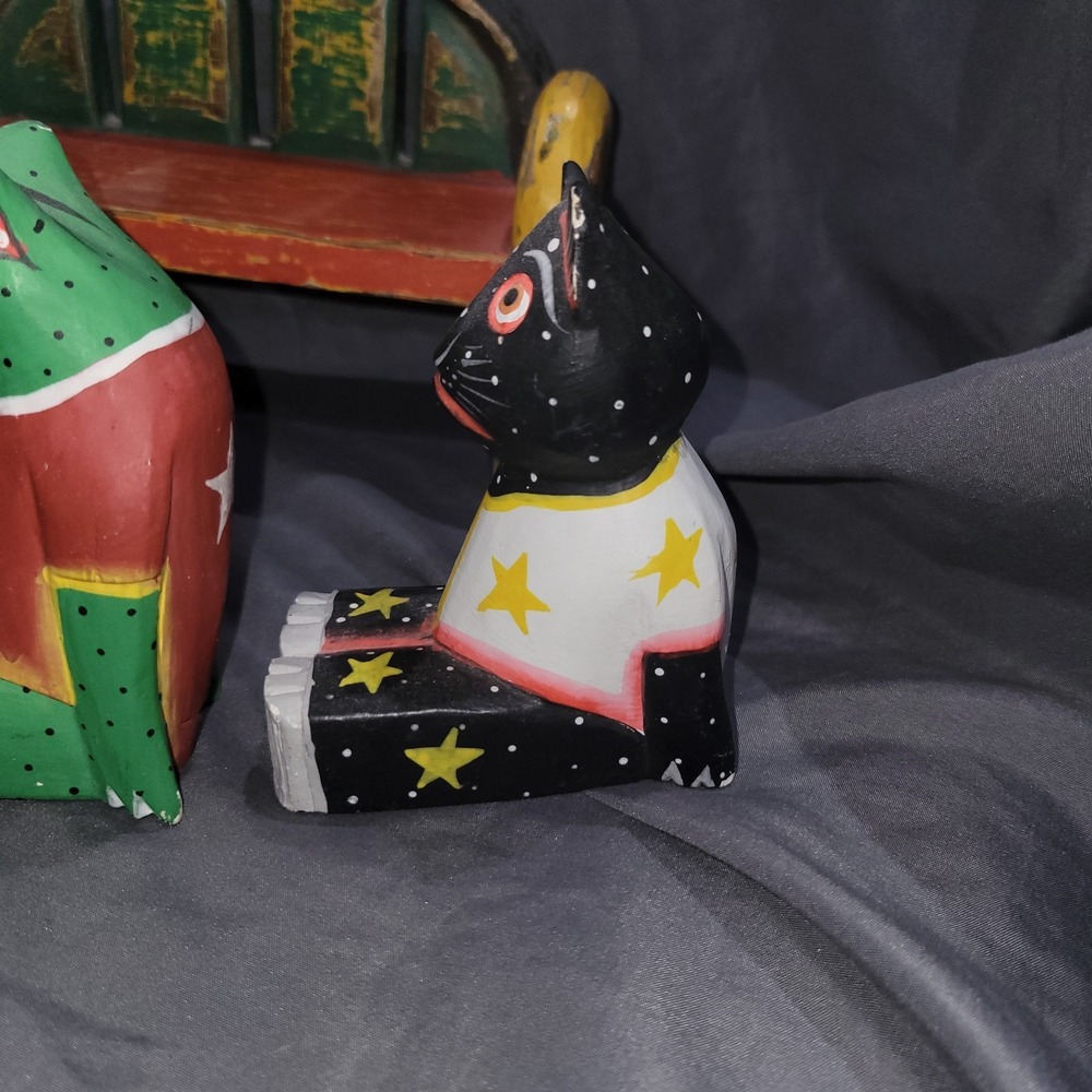 Vtg Hand Carved Folk Art Hand Painted Frog Cat Chicken Sat On A Bench Wooden - Picture 8 of 16